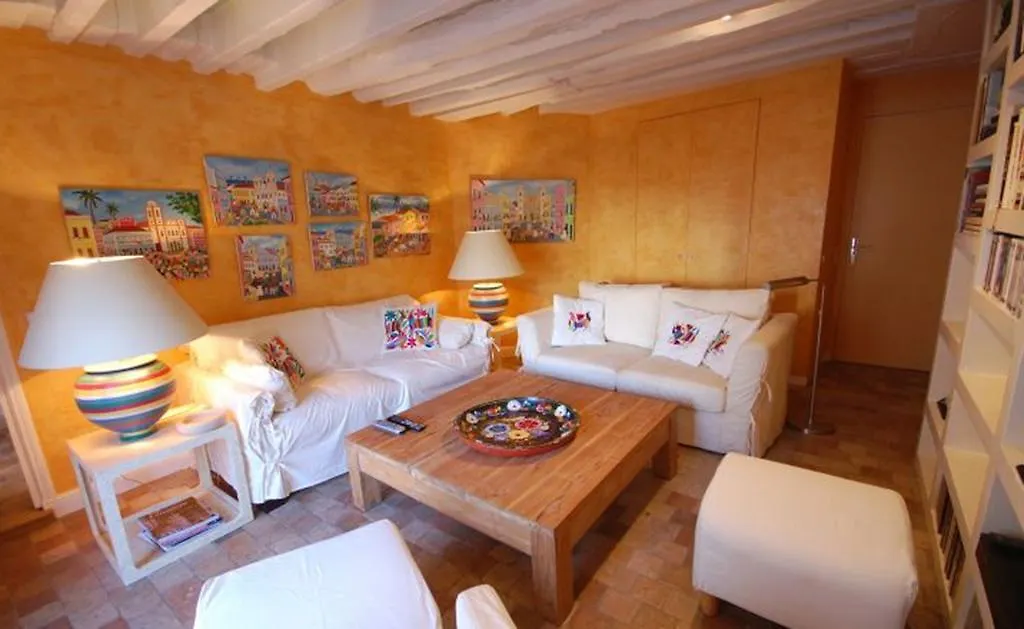 2 Bedroom Apartment-luxembourg Garden Apartment