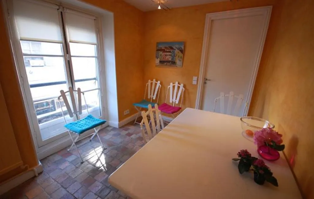 2 Bedroom Apartment-luxembourg Garden