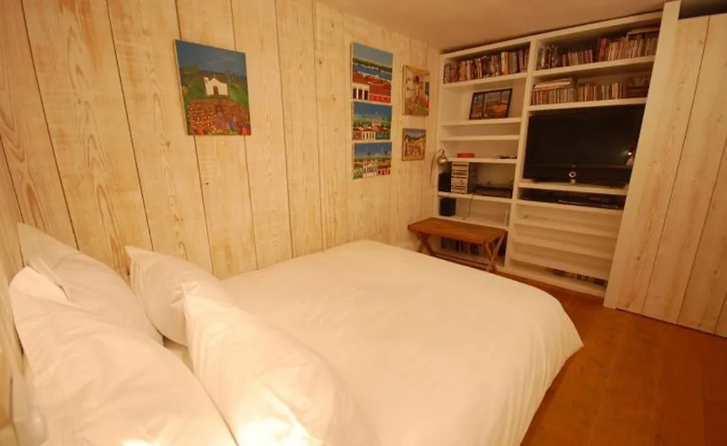 Apartment 2 Bedroom Apartment-luxembourg Garden Paris